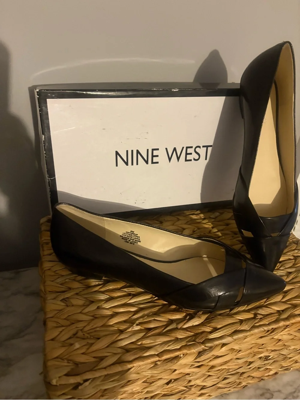 NWT NIB Nine West Women's Black Pointed Flats Sz 8 - Picture 2 of 8